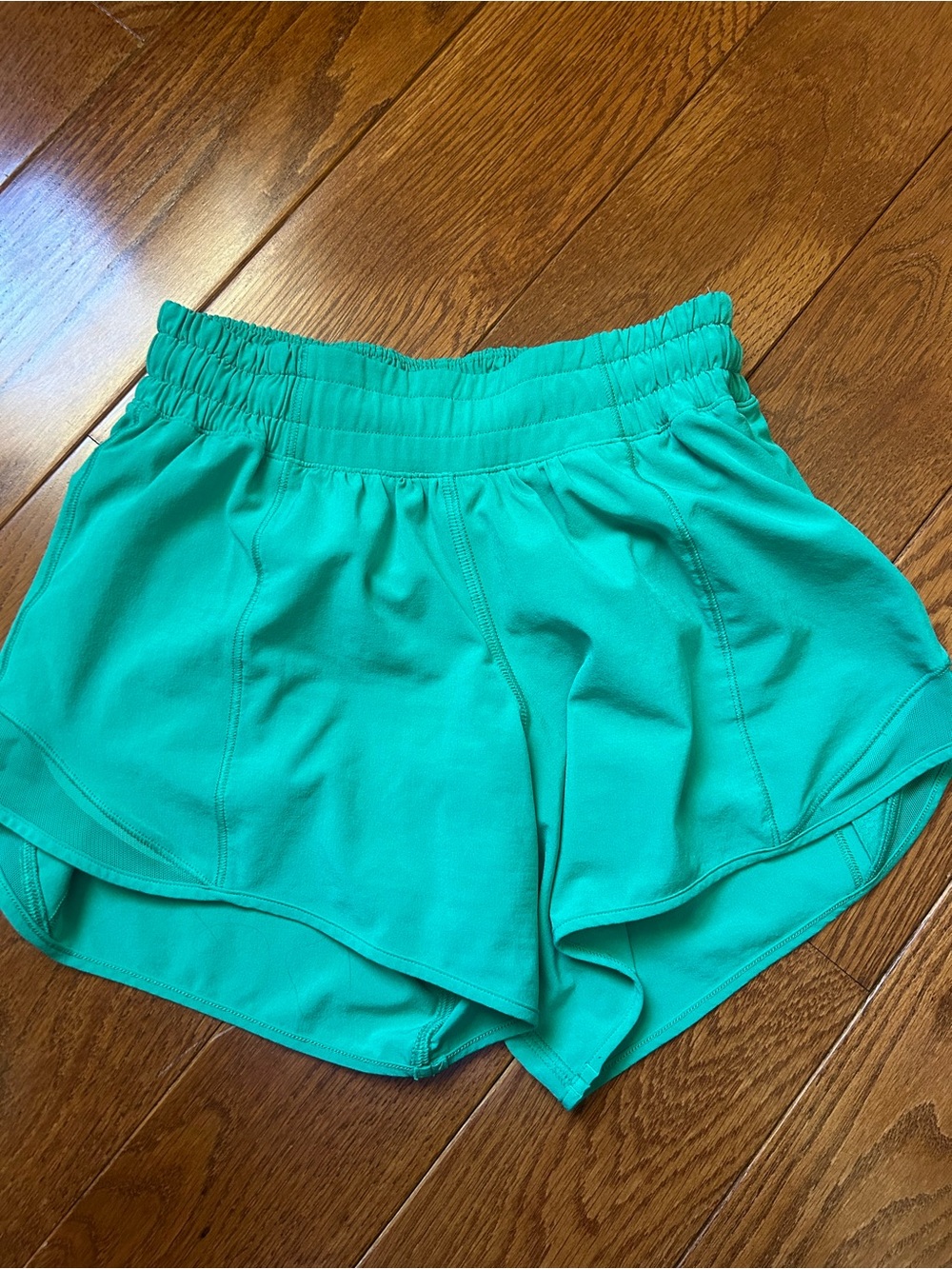 Lululemon Hotty Hot High-Rise Shorts  2.5” in Cascadia Green